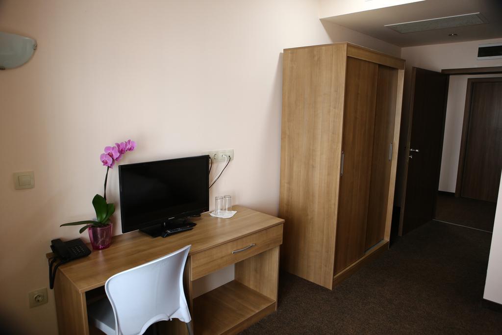 Hotel Iris Plovdiv Ngoại thất bức ảnh